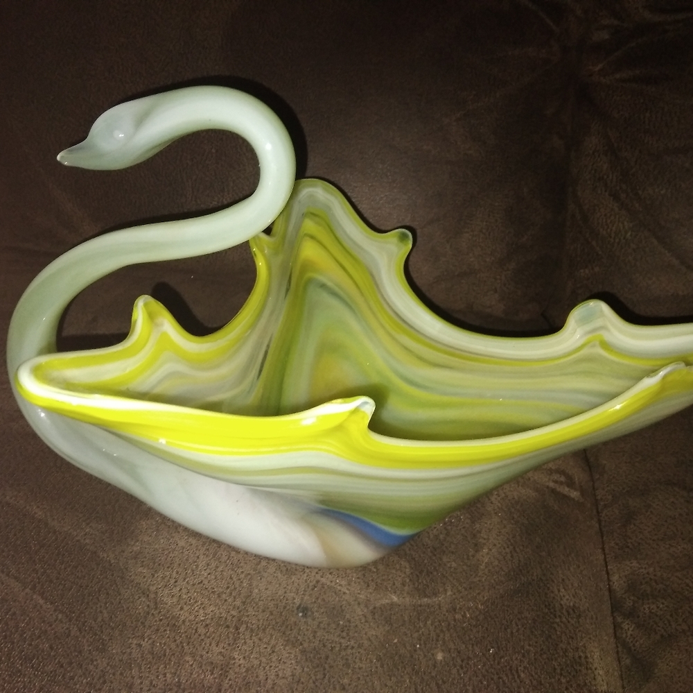 Vintage swan dish